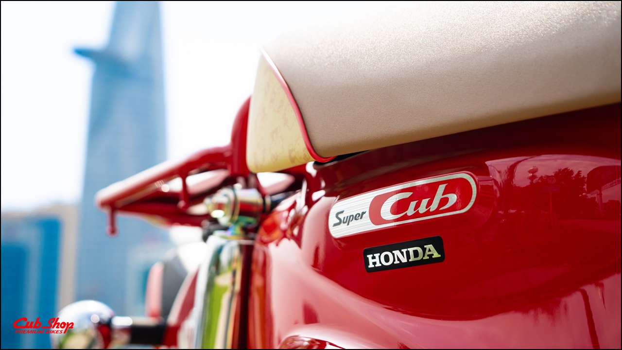 Honda Super Cub 50 Hello Kitty Nhật Bản
