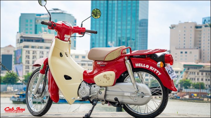 Honda Super Cub 50 Hello Kitty Nhật Bản