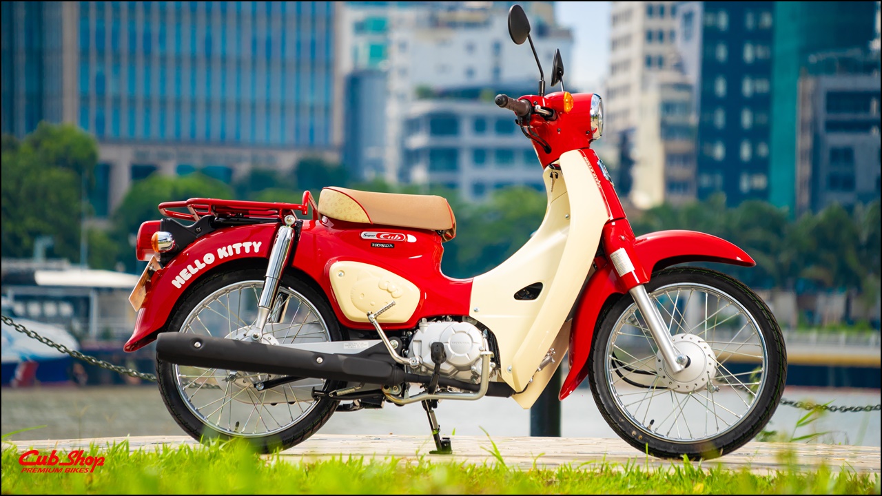 Honda Super Cub 50 Hello Kitty Nhật Bản