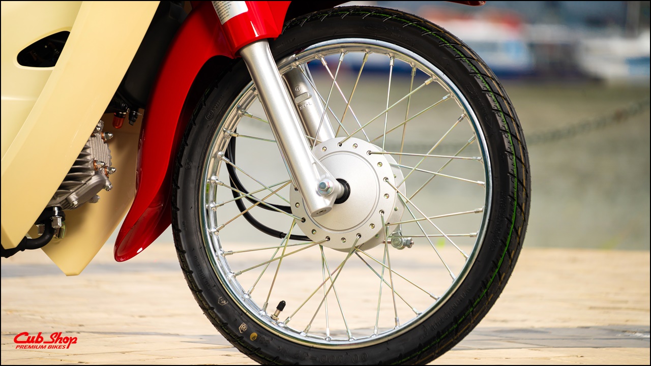 Honda Super Cub 50 Hello Kitty Nhật Bản