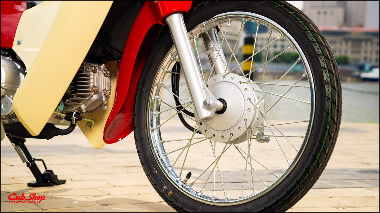Honda Super Cub 50 Hello Kitty Nhật Bản