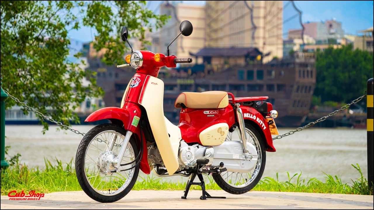 Honda Super Cub 50 Hello Kitty Nhật Bản