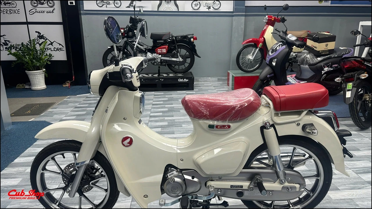 Honda Super Cub C125 Custom Special Edition (1) Honda Super Cub C125 Custom Special Edition