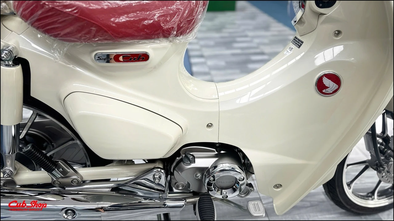 Honda Super Cub C125 Custom Special Edition (4) Honda Super Cub C125 Custom Special Edition