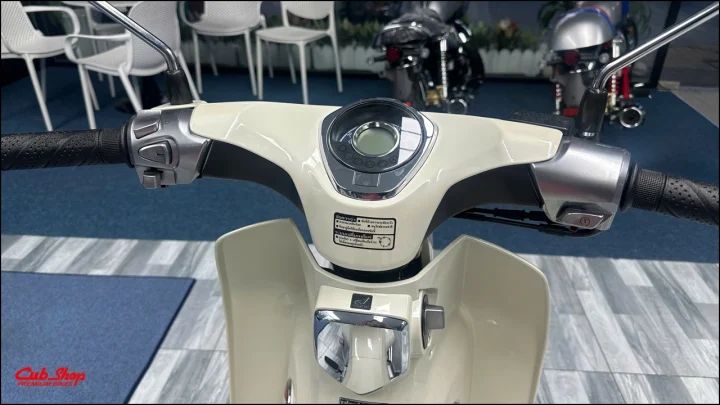 Honda Super Cub C125 Custom Special Edition