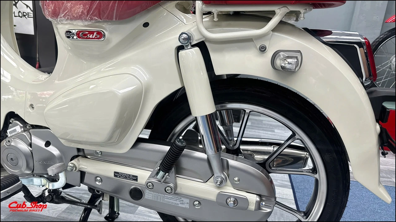 Honda Super Cub C125 Custom Special Edition (7) Honda Super Cub C125 Custom Special Edition
