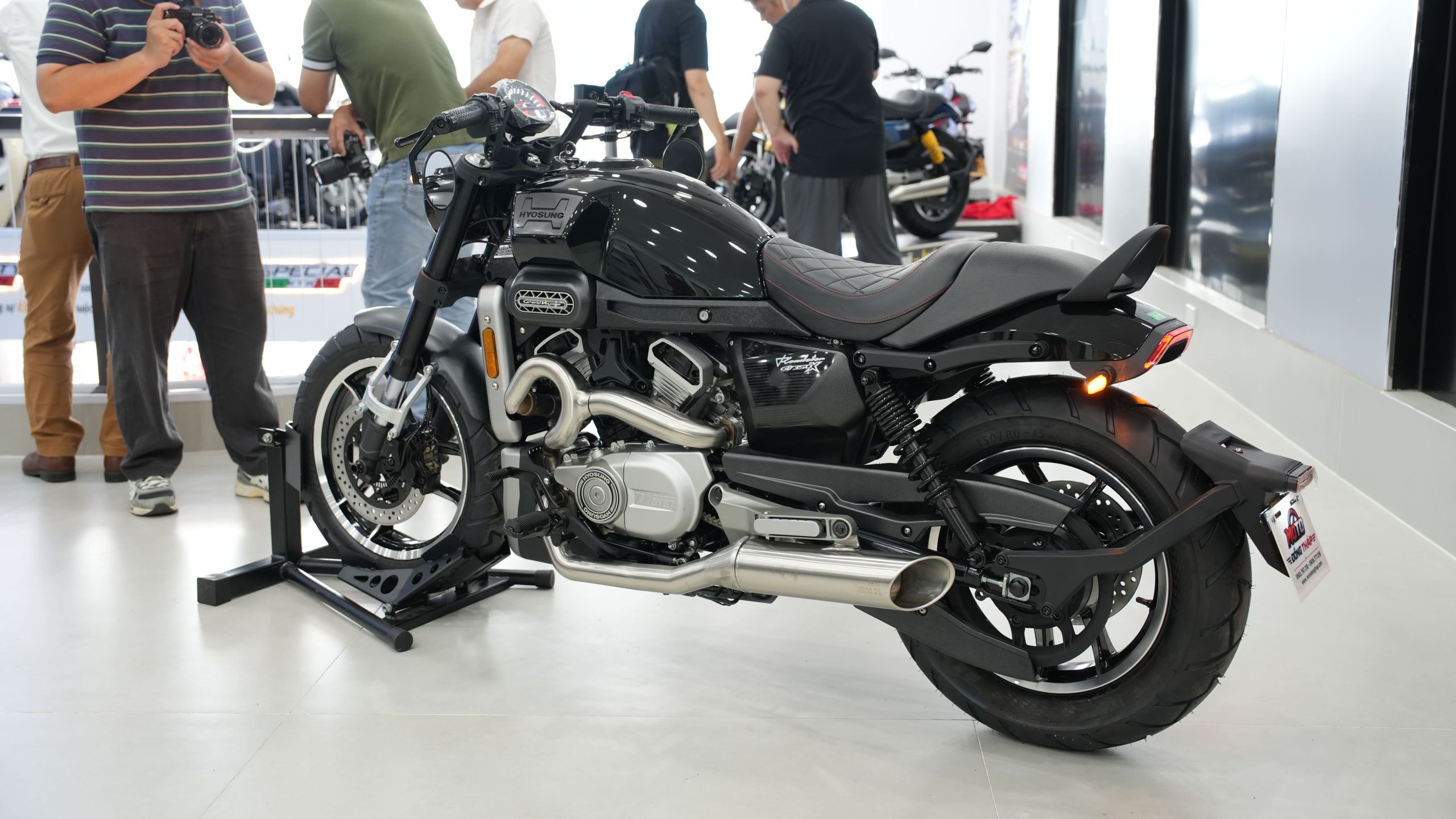 Hyosung GV350X