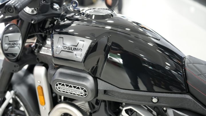 Hyosung GV350X