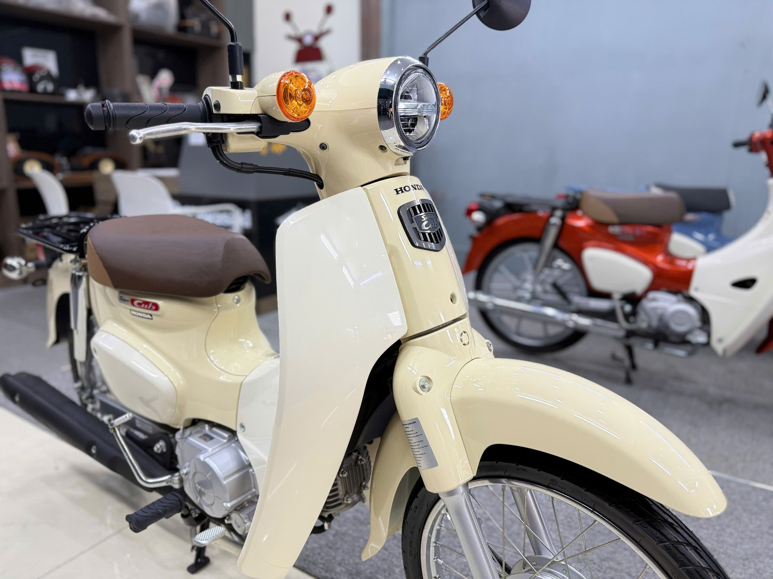 super cub 50cc màu be