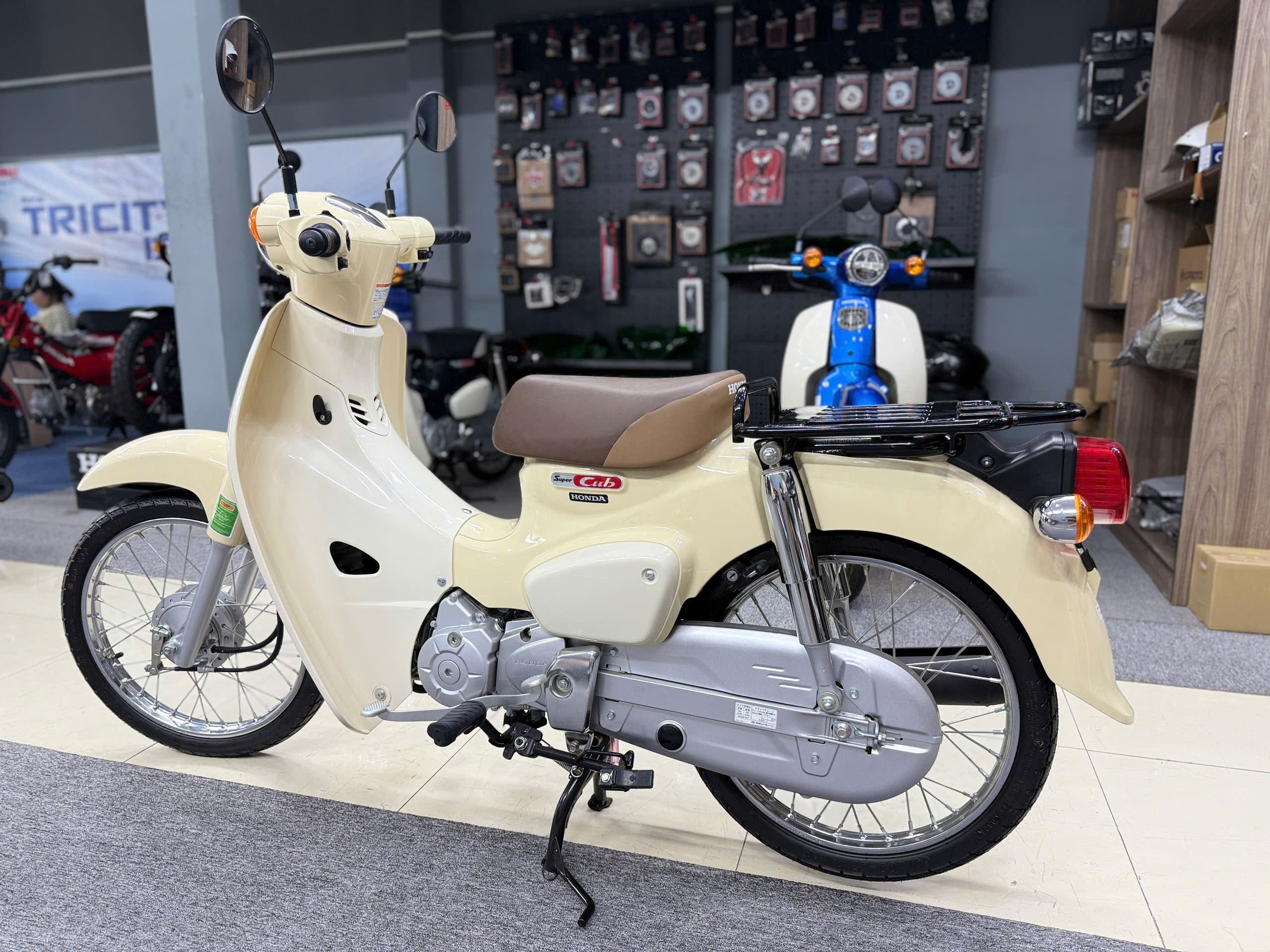 super cub 50cc màu be