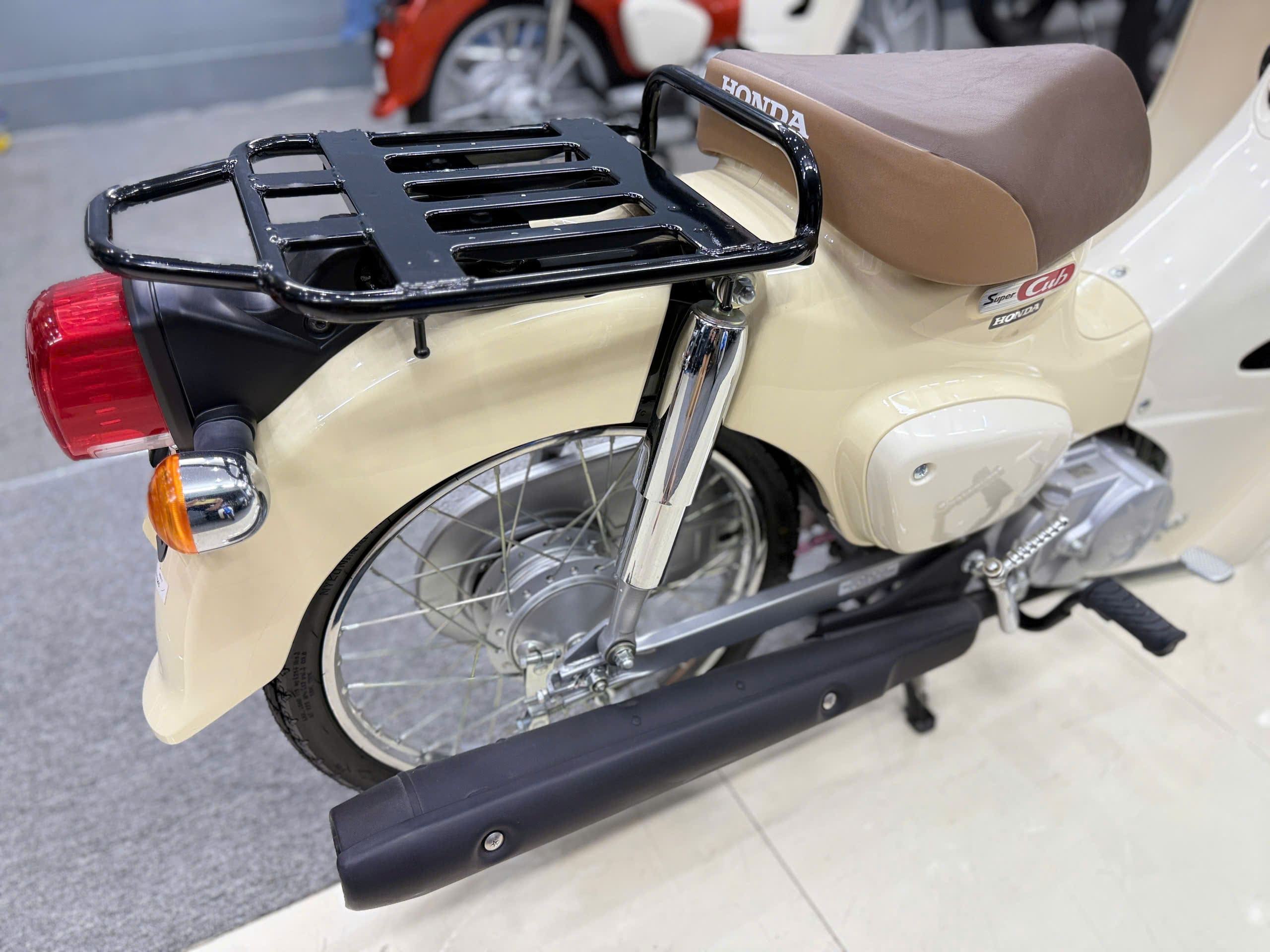 super cub 50cc màu be