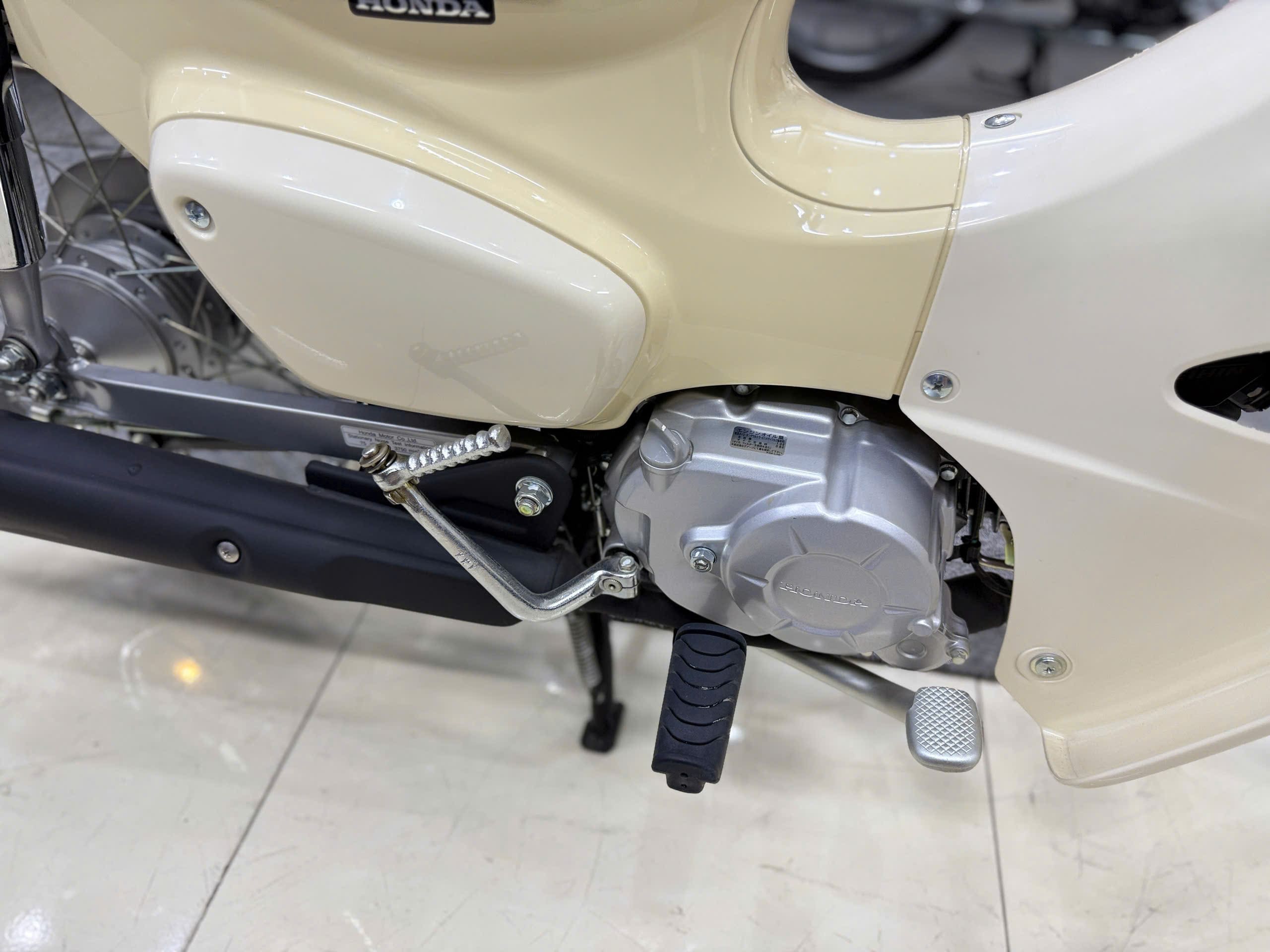 super cub 50cc màu be