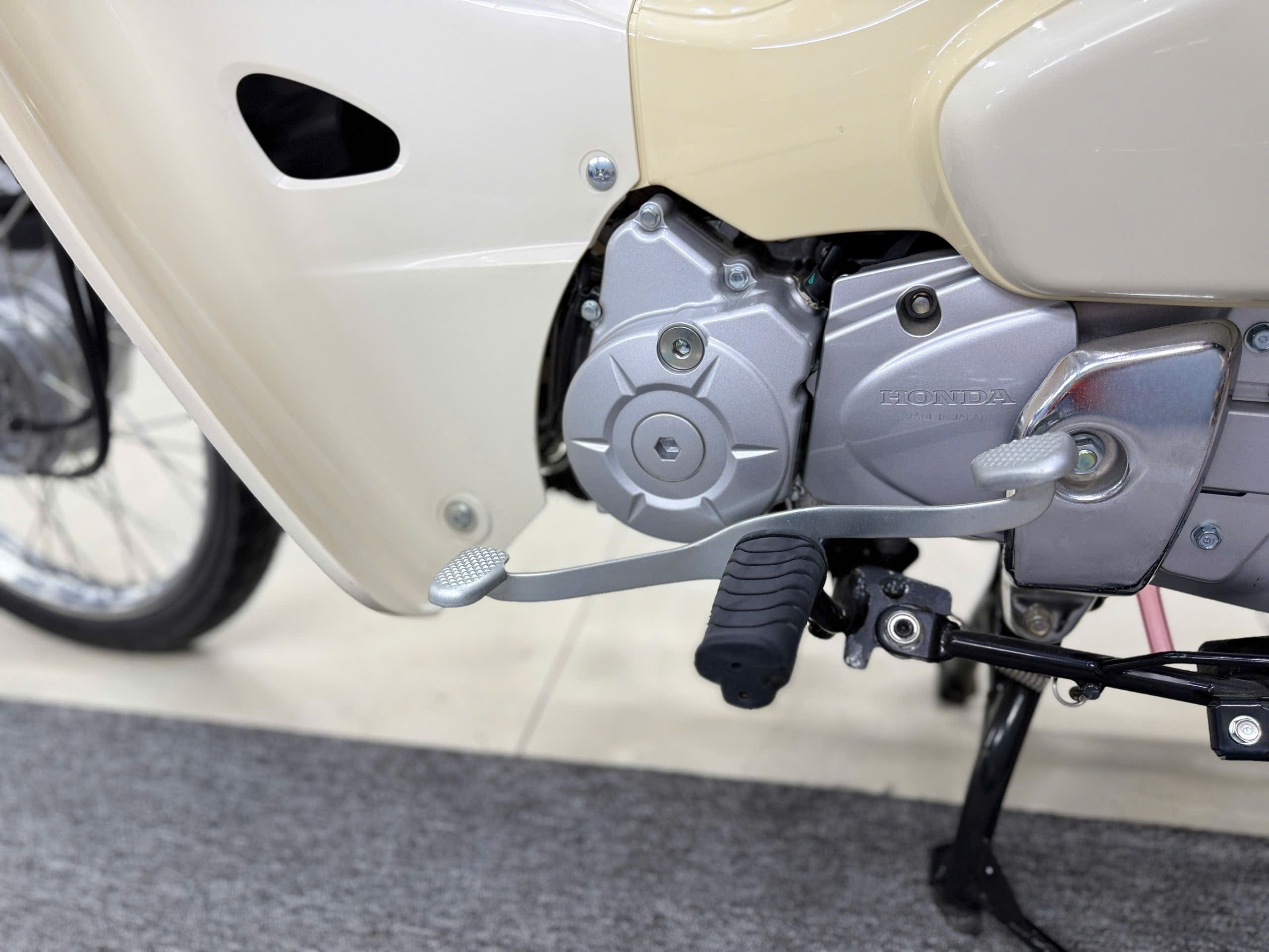 super cub 50cc màu be