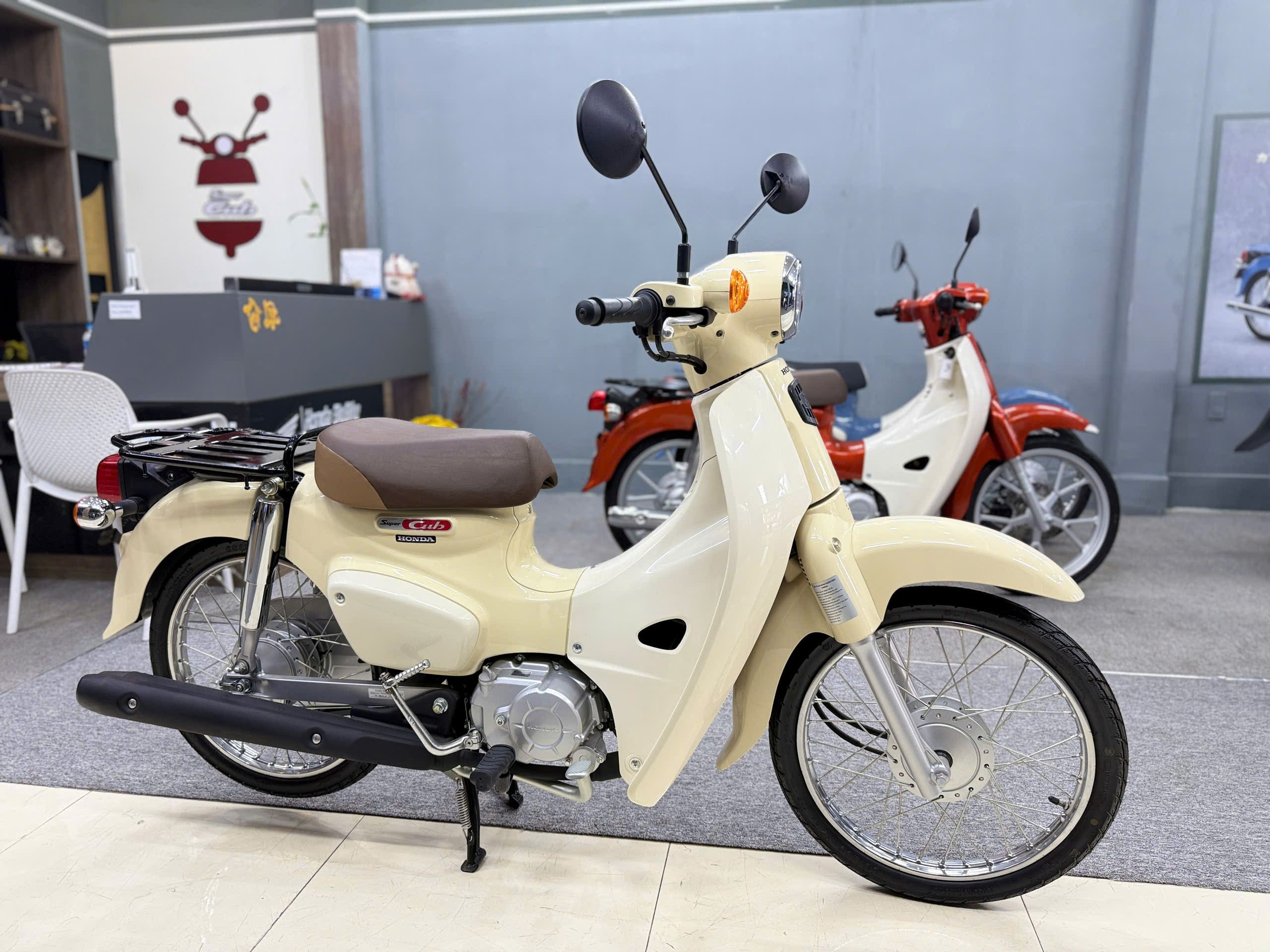 super cub 50cc màu be