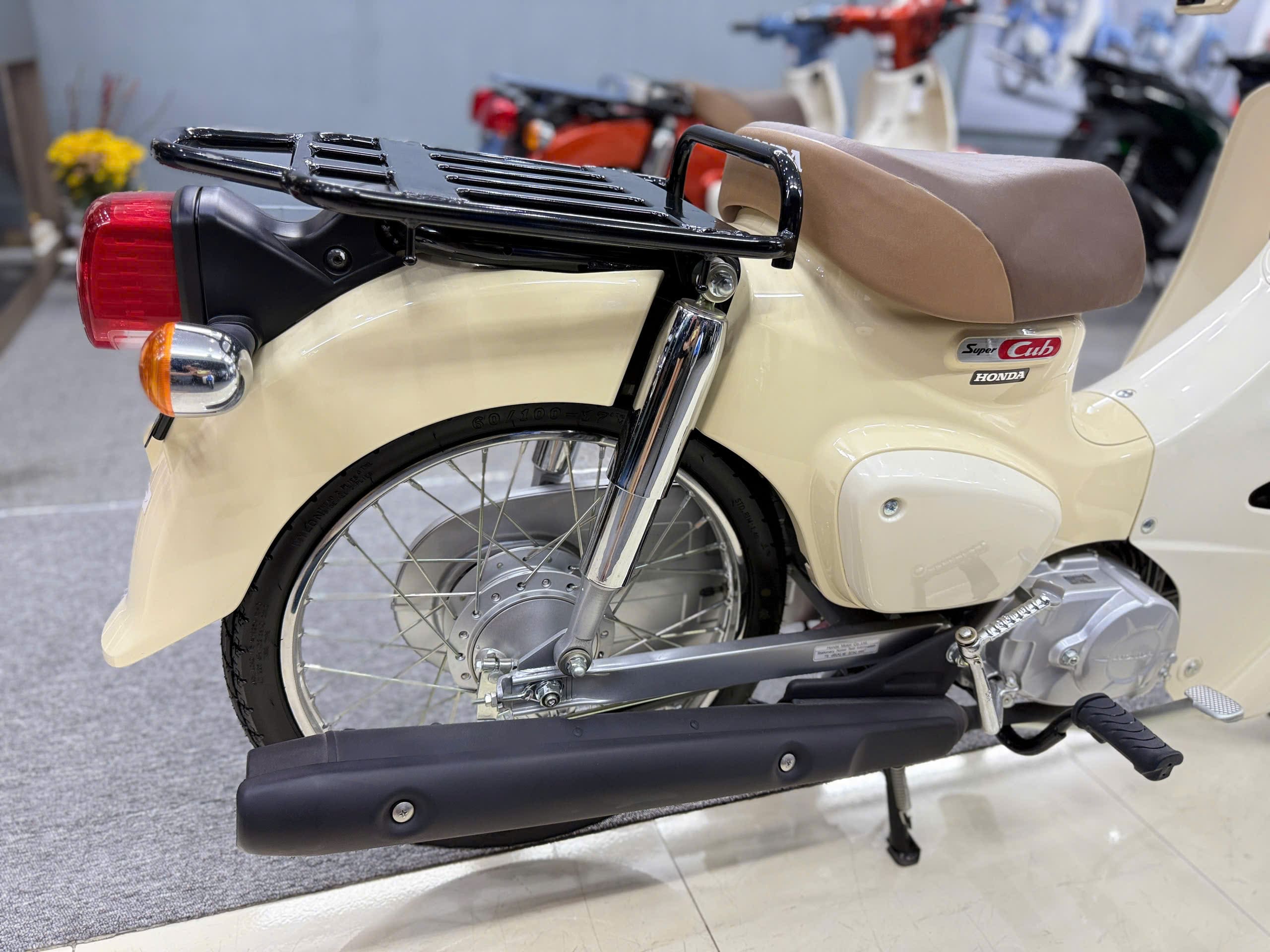 super cub 50cc màu be