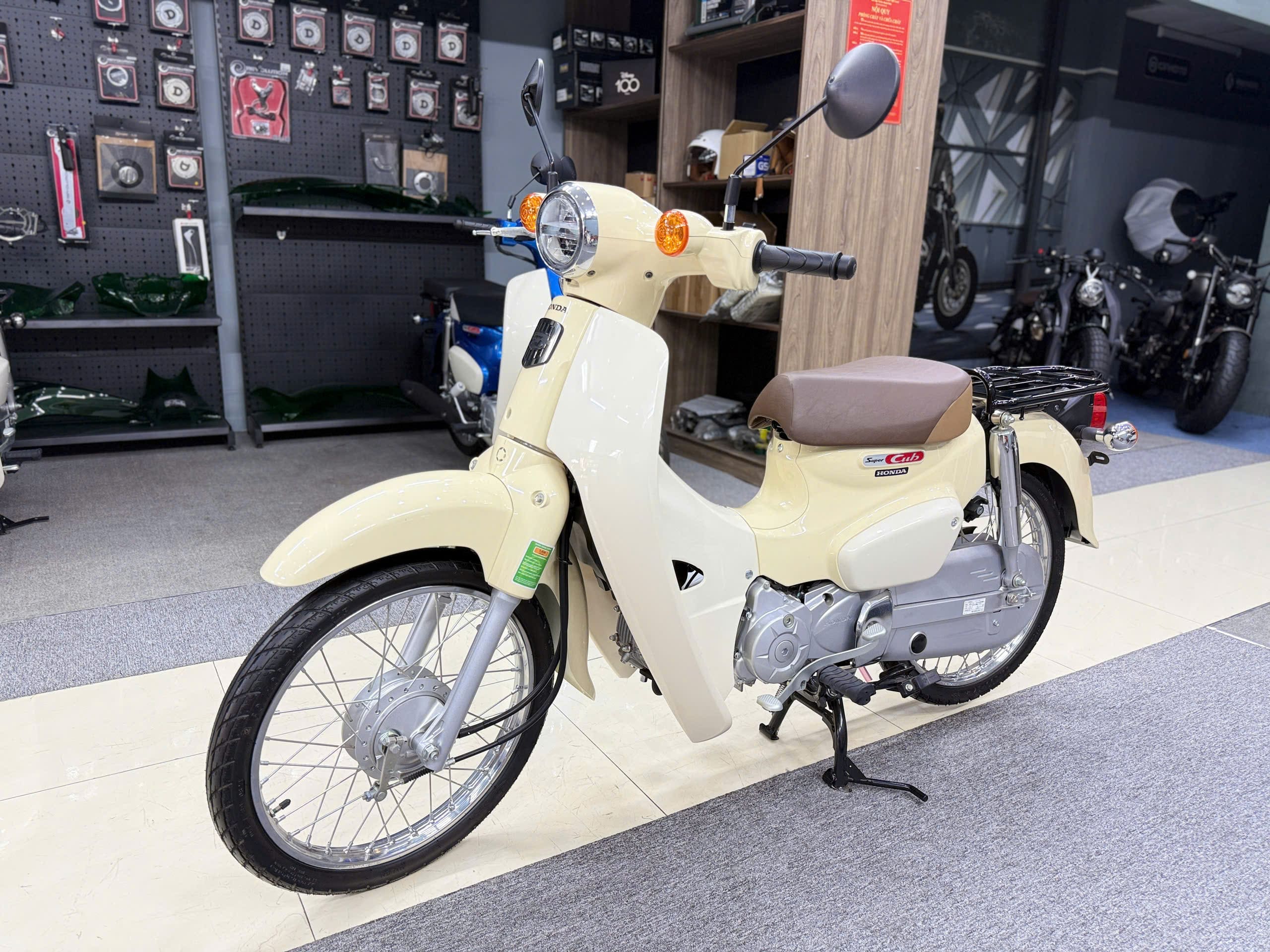 super cub 50cc màu be
