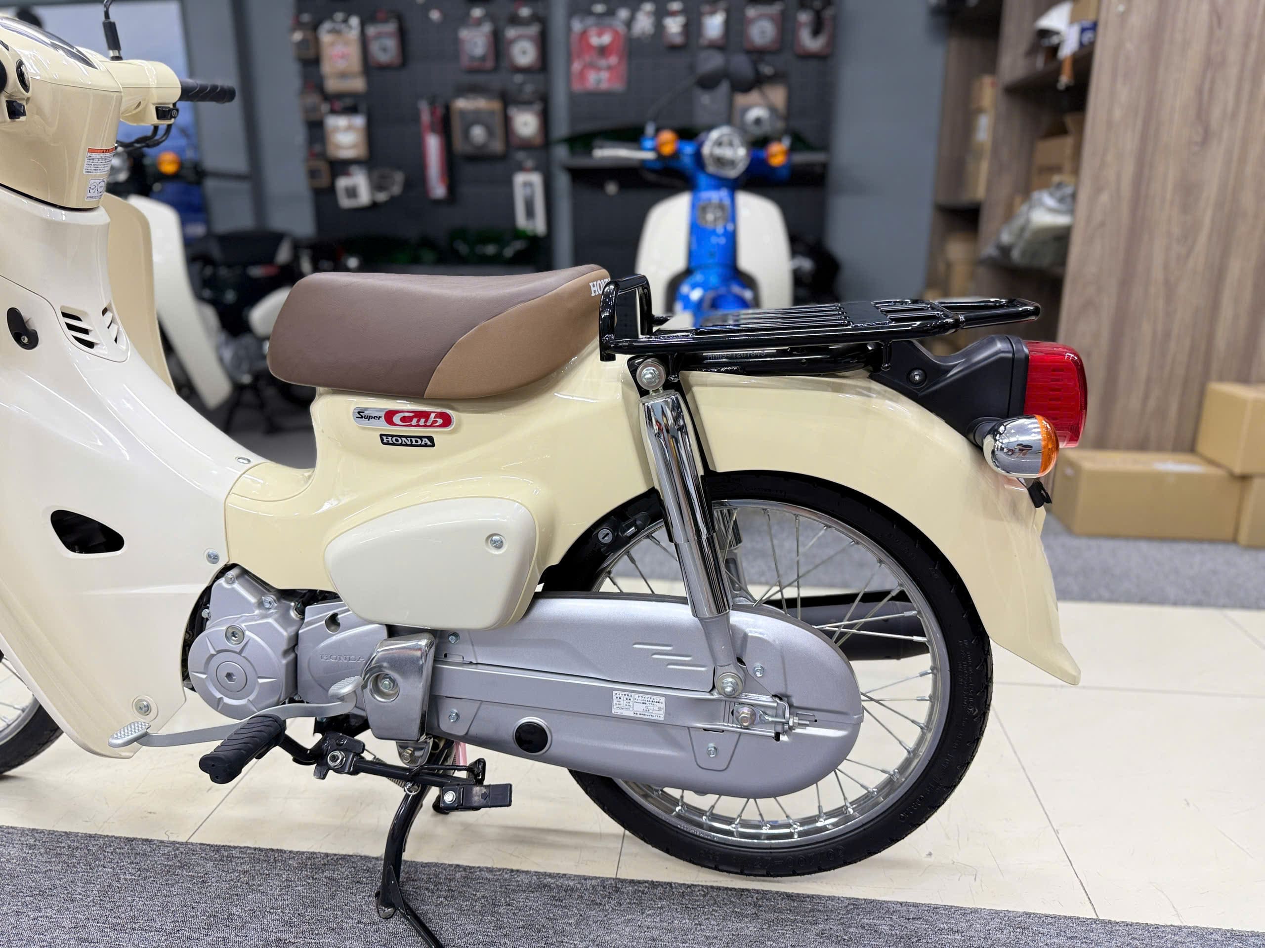 super cub 50cc màu be