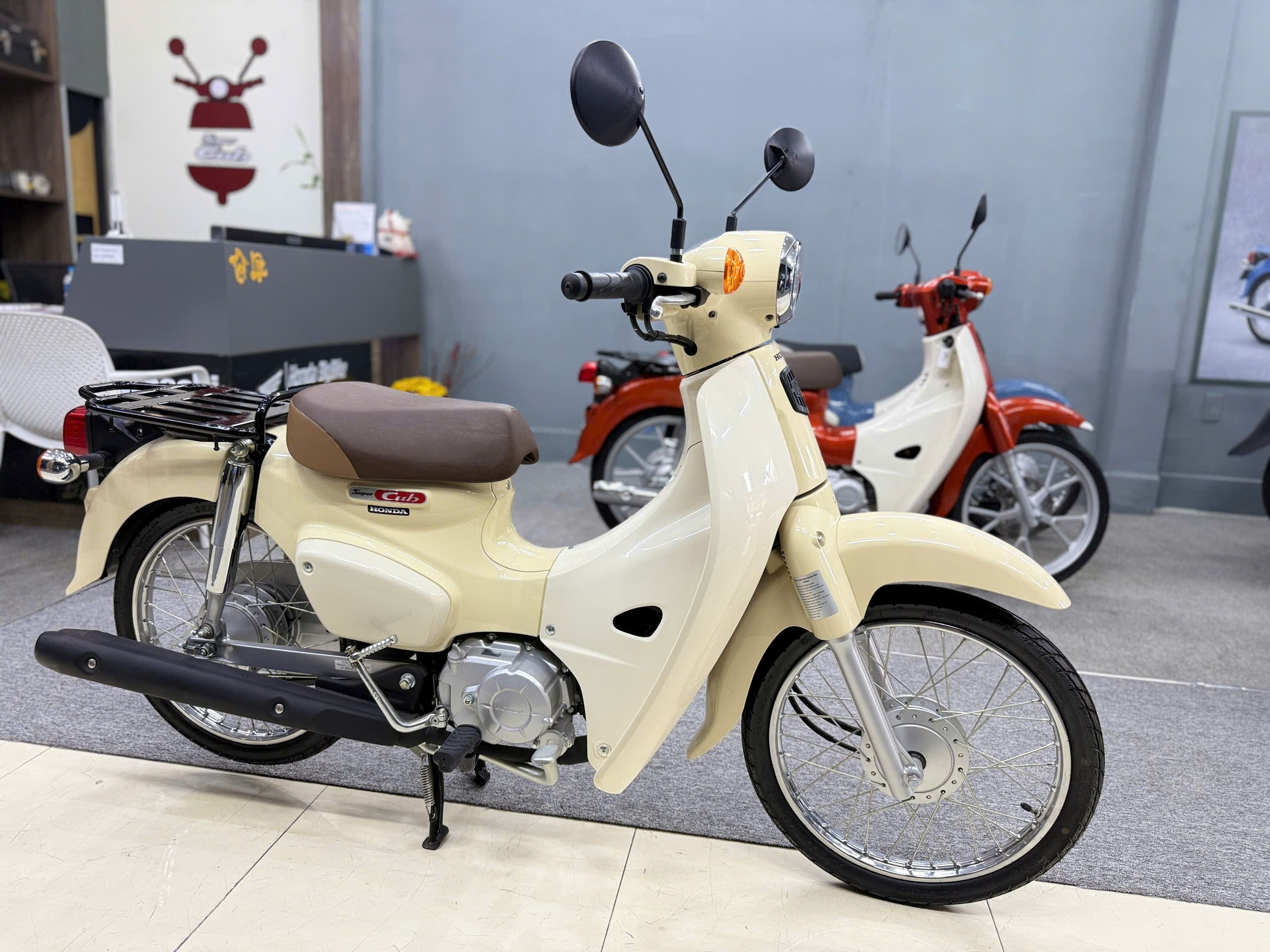 super cub 50cc màu be