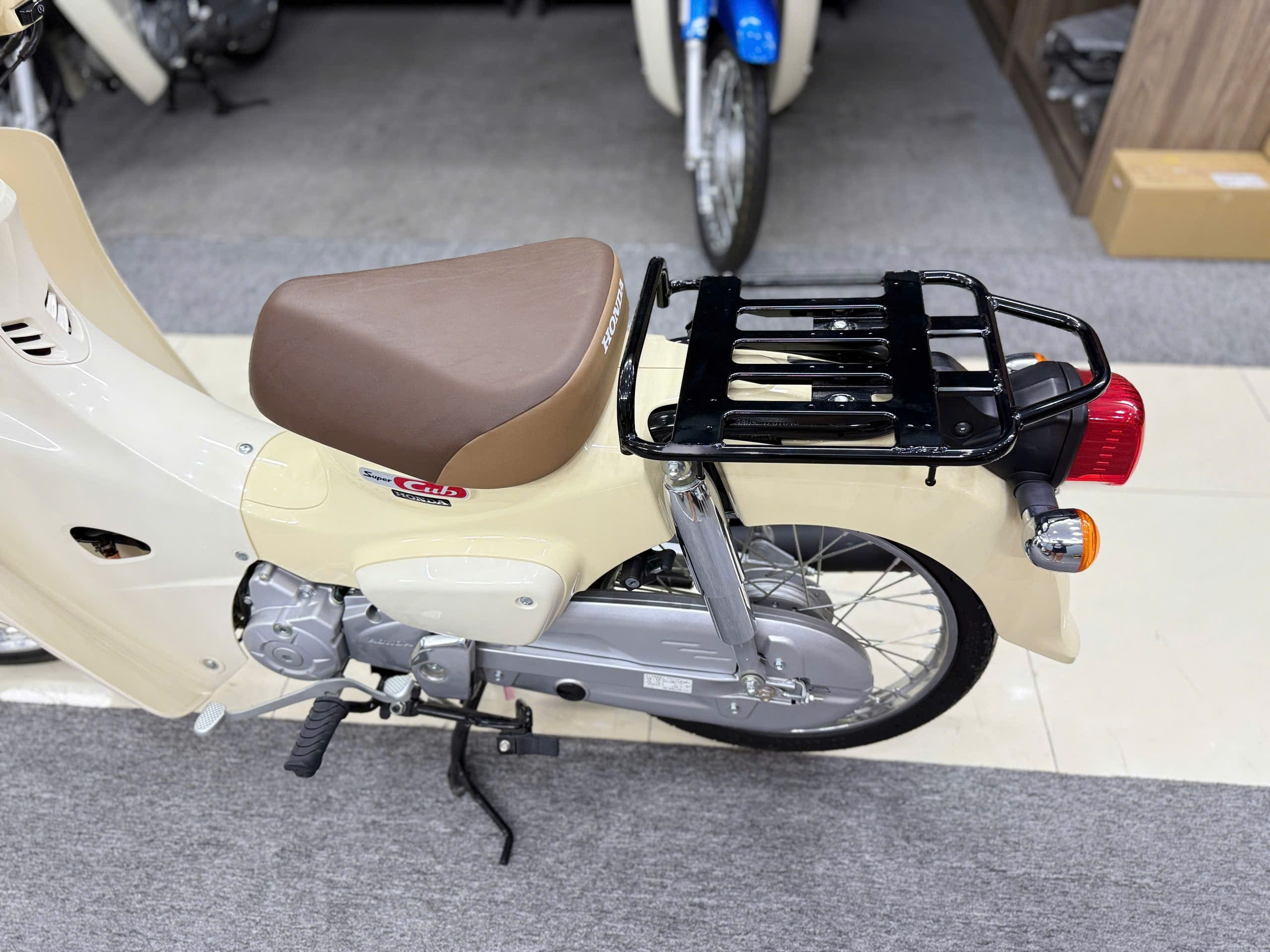 super cub 50cc màu be