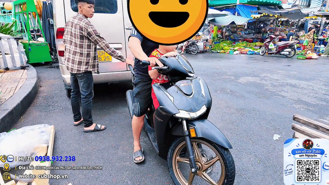 Bán Honda SH150i Italy 2026 cho anh chủ tiệm rau giữa chợ Nguyễn Tri Phương