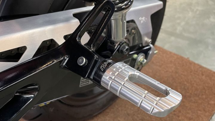 Gác chân sau H2C chính hãng Thái Lan – Xe Honda Dax 125