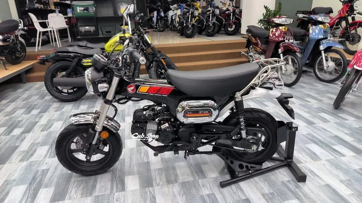 Honda Dax 1978 Special Colour Edition