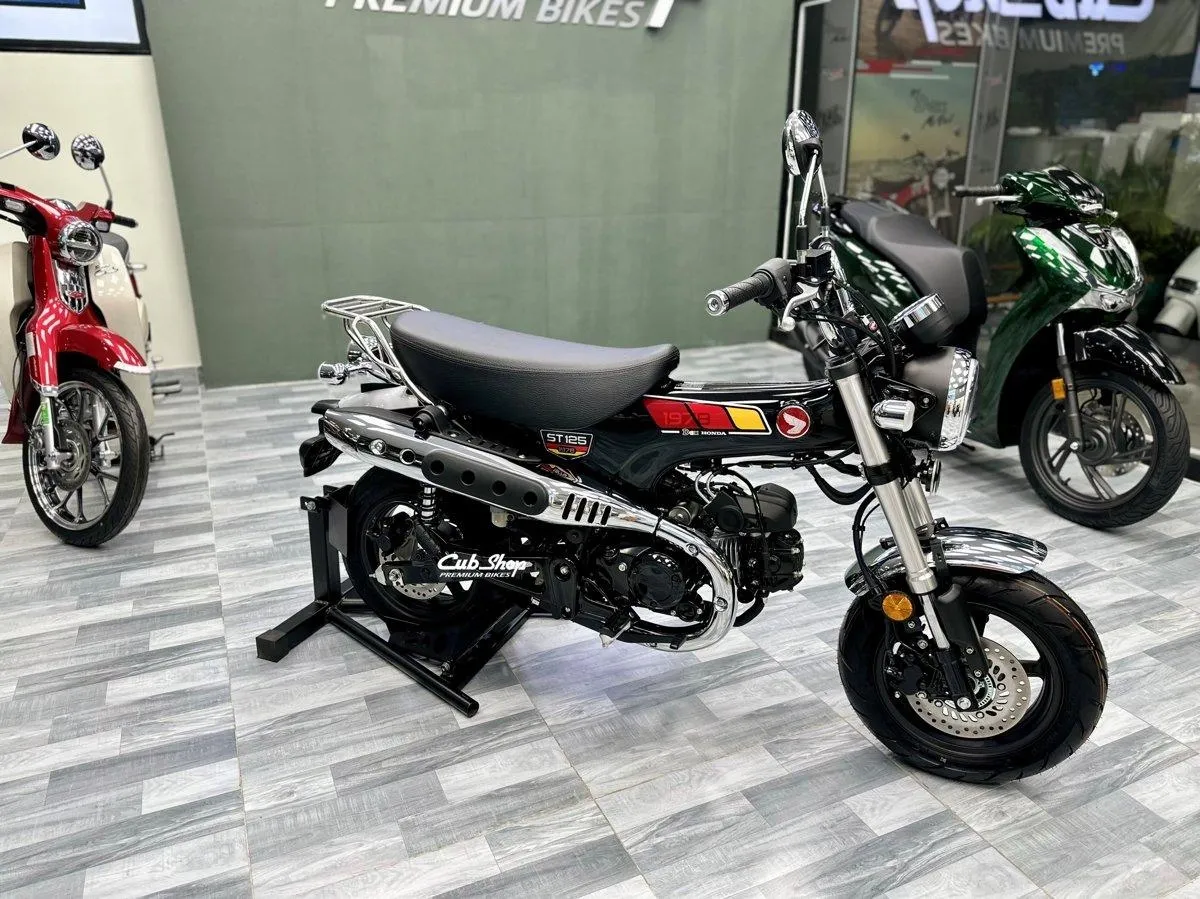 Honda Dax 1978 Special Colour Edition