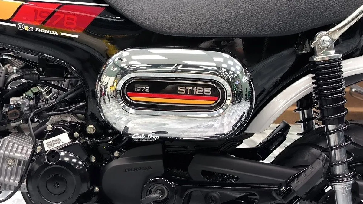 Honda Dax 1978 Special Colour Edition