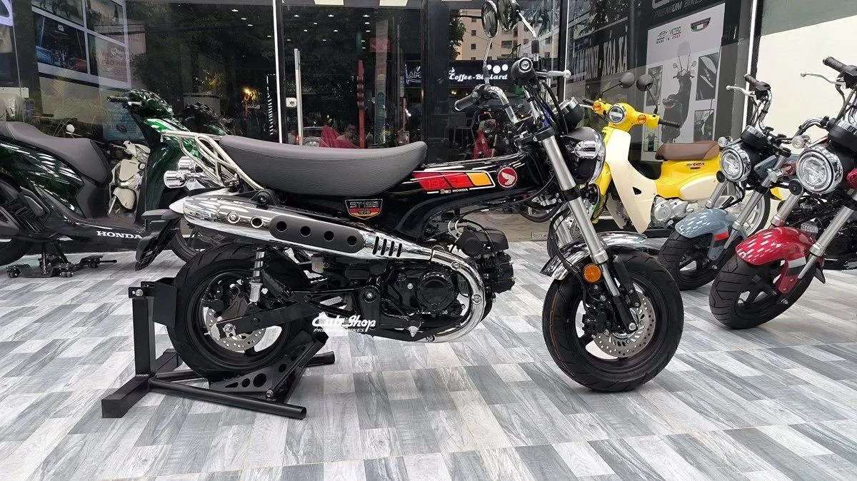 Honda Dax 1978 Special Colour Edition