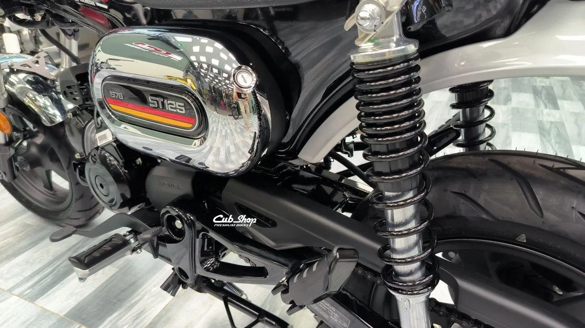 Honda Dax 1978 Special Colour Edition