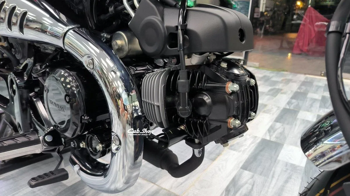 Honda Dax 1978 Special Colour Edition
