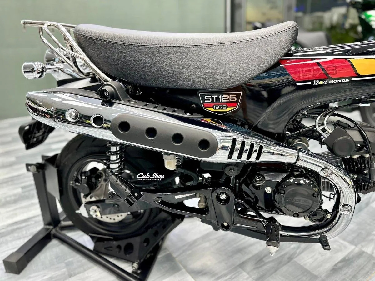 Honda Dax 1978 Special Colour Edition