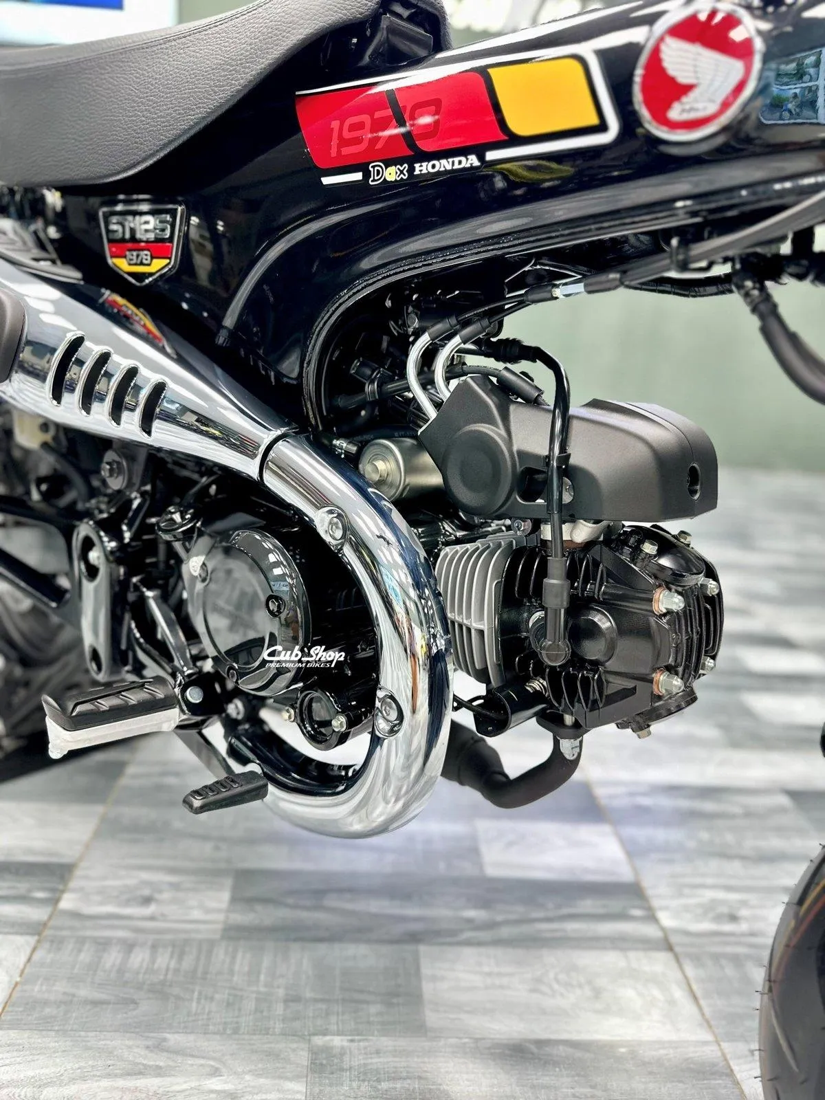Honda Dax 1978 Special Colour Edition