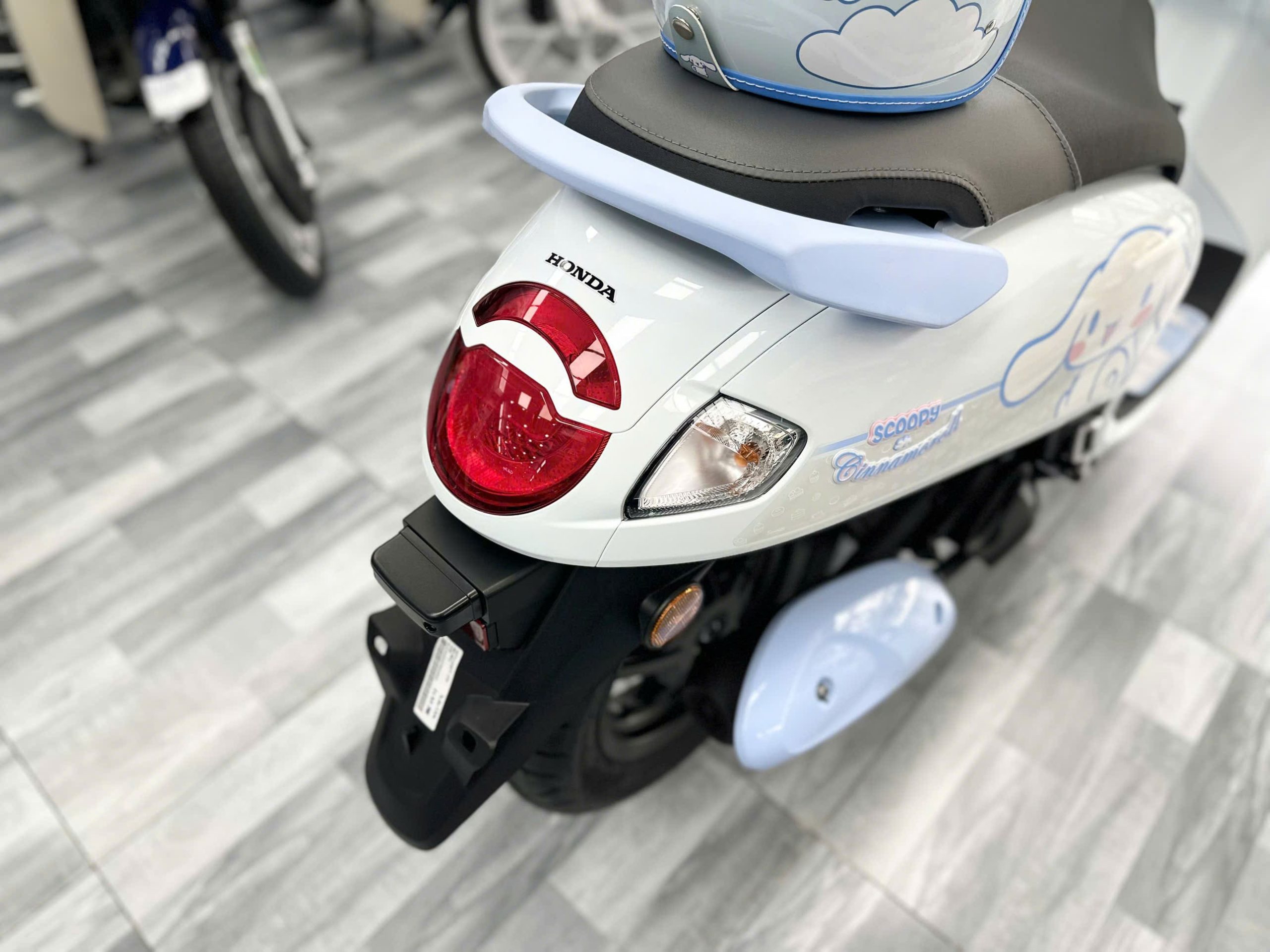 honda scoopy cinnamoroll