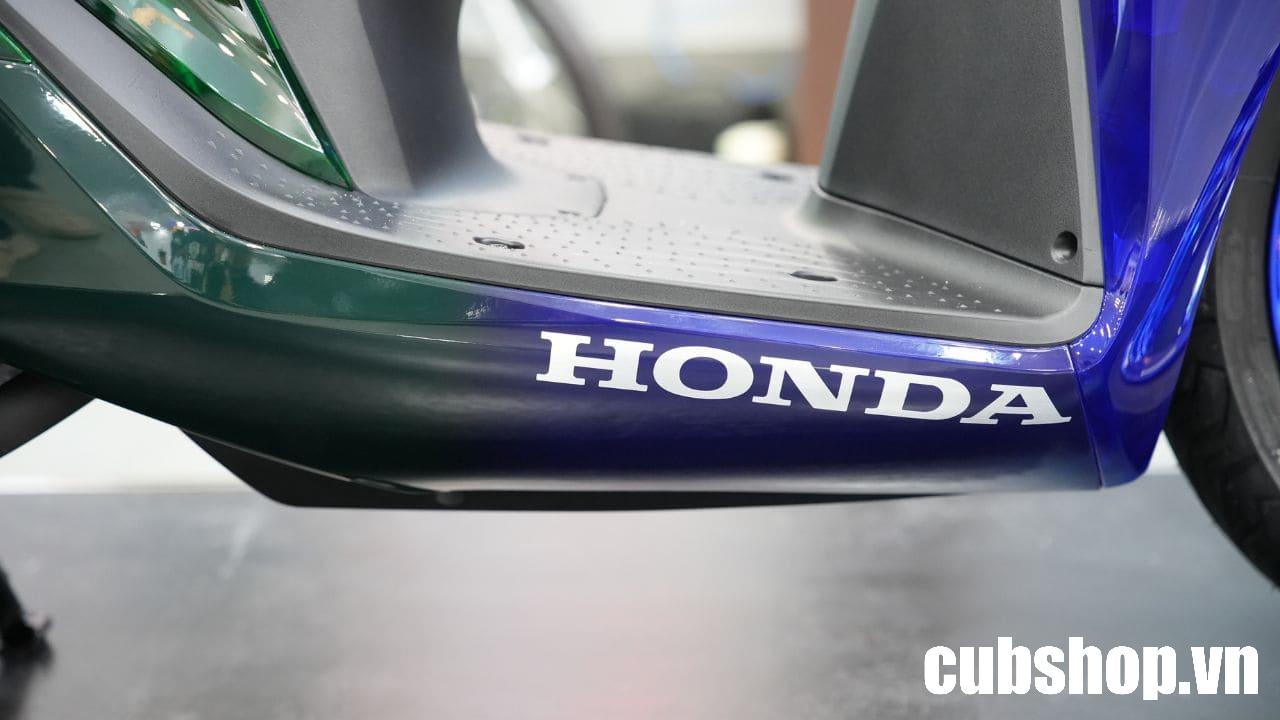honda-sh-y-vetro-limited-2in1 (18) Honda SH150i Italy Super Vetro 2 in 1, giới hạn 200 xe