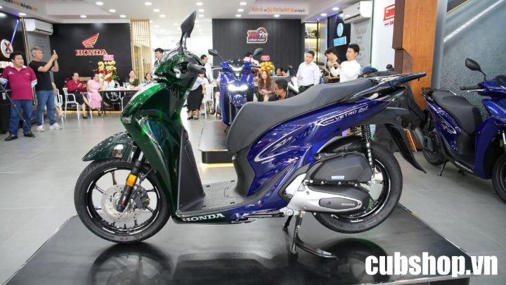 Honda SH150i Italy Super Vetro 2 in 1, giới hạn 200 xe