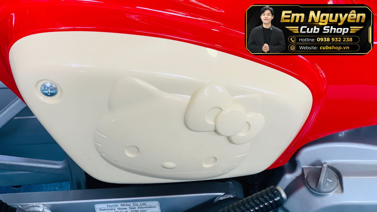 Honda Super Cub Hello Kitty 50cc & 110cc: Bộ đôi xe Nhật đặc biệt