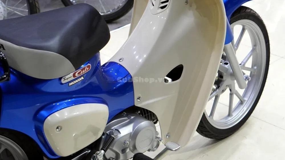 Chi tiết Honda Super Cub 110 màu xanh cực đẹp
