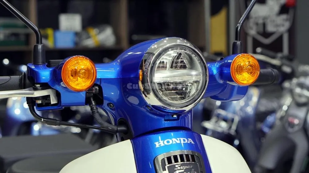 Chi tiết Honda Super Cub 110 màu xanh cực đẹp