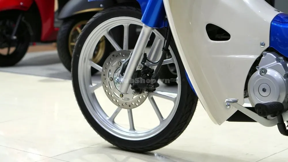 Chi tiết Honda Super Cub 110 màu xanh cực đẹp