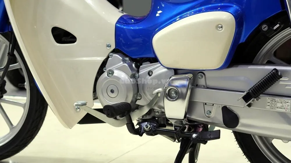 Chi tiết Honda Super Cub 110 màu xanh cực đẹp