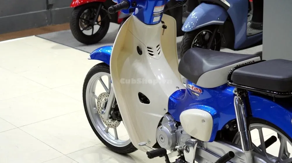 Chi tiết Honda Super Cub 110 màu xanh cực đẹp
