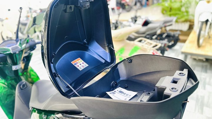 Kính Chắn Gió Xe SH Vetro Ý – Sh150i /Sh125i Vetro