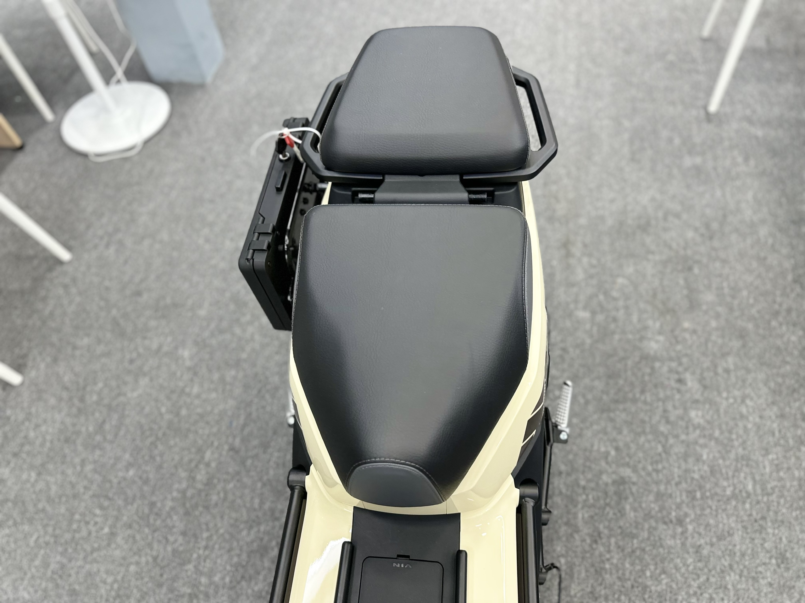 square x125 vàng cát