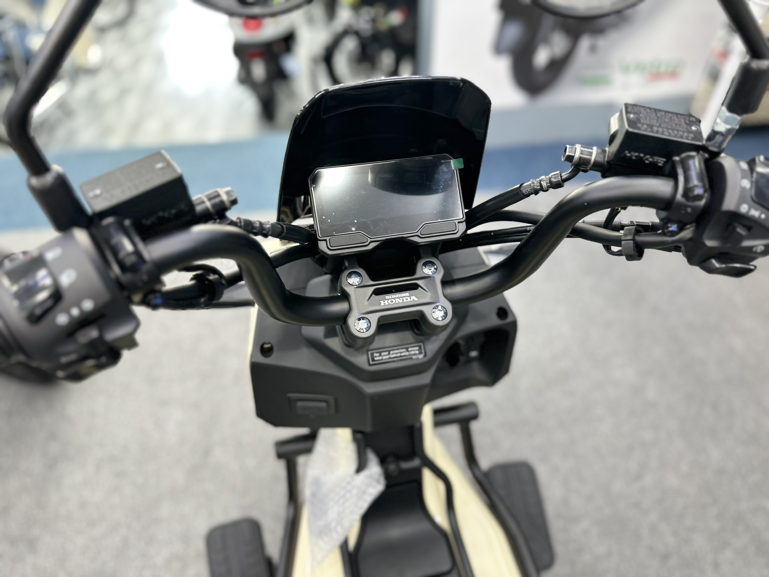 square x125 vàng cát