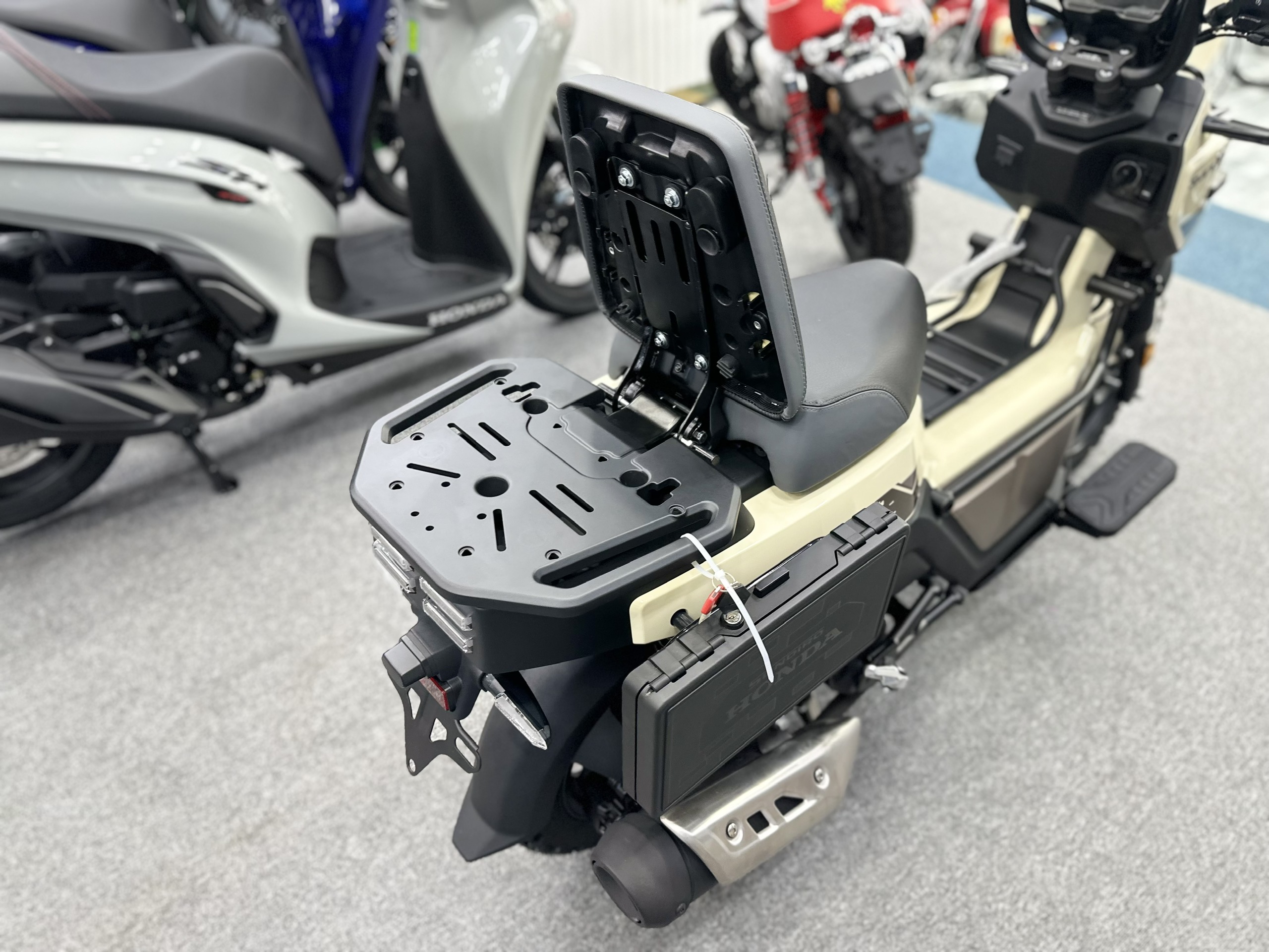 square x125 vàng cát