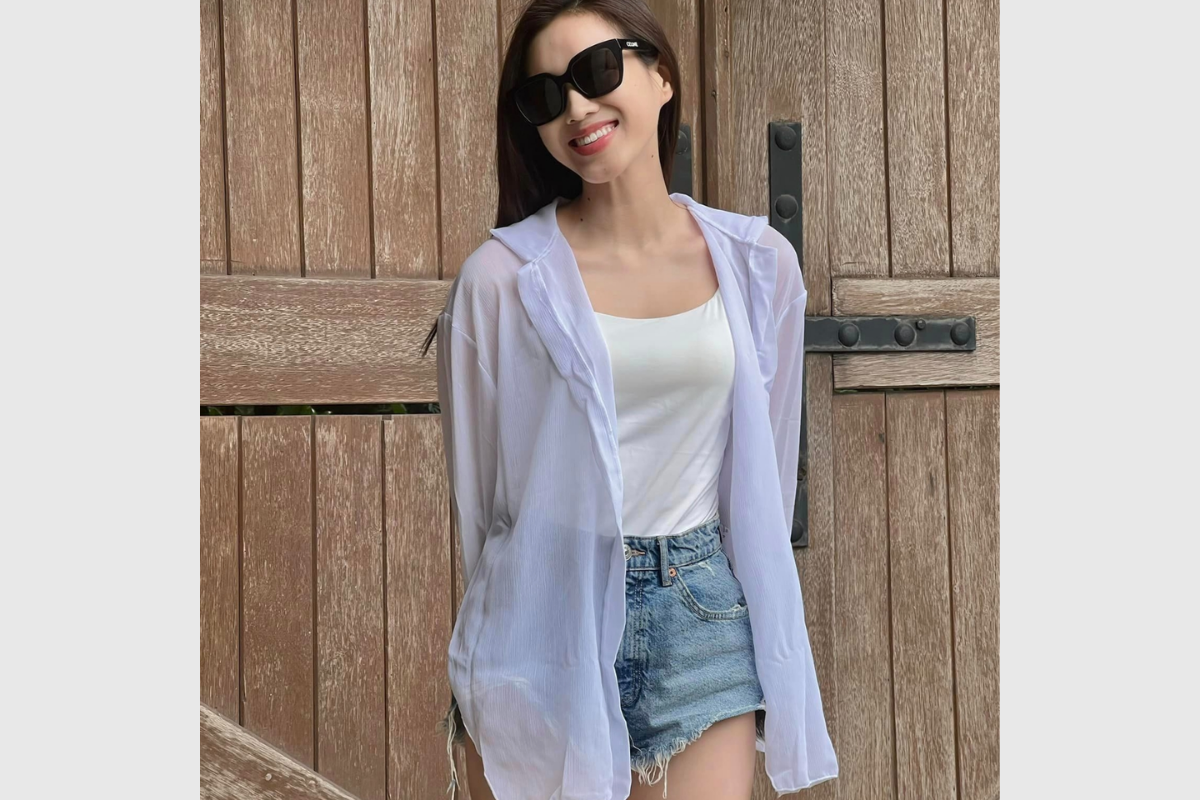 Áo sơ mi voan mỏng là một loại áo được làm từ vải voan