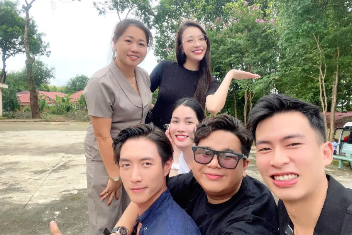 Team VAD (Vananh Scarlet hân hạnh đồng hành cùng chương trình nghĩa tình biên giới