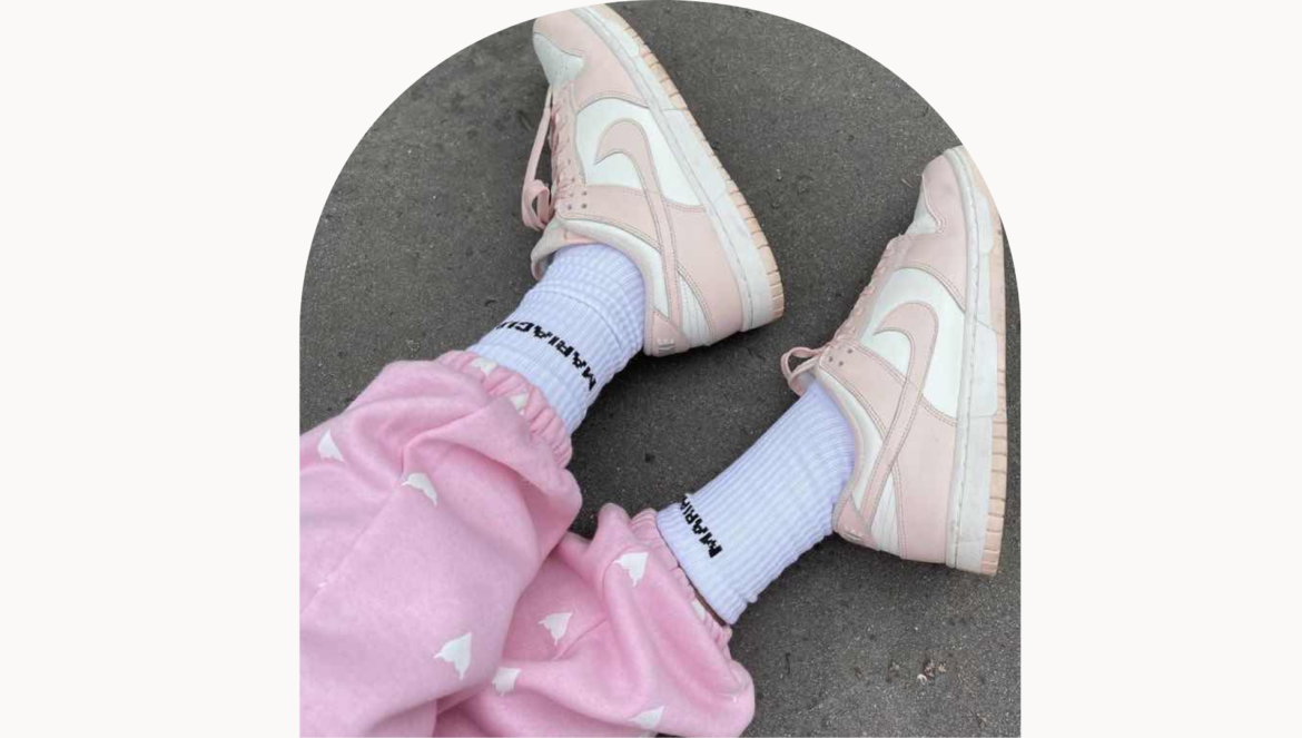 Giày nike hồng dễ thương