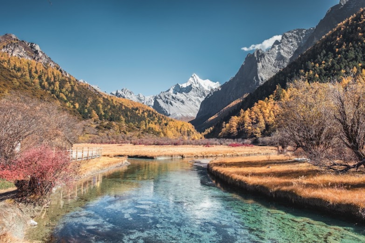 Cảnh sắc tuyệt đẹp của Lệ Giang và Shangrila chắc chắn sẽ khiến bất kỳ du khách nào cũng khao khát được trải nghiệm ít nhất một lần.